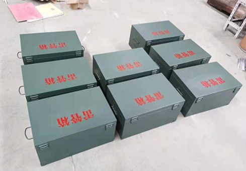和布克赛尔炸药箱和雷管箱一般是怎么存放的？