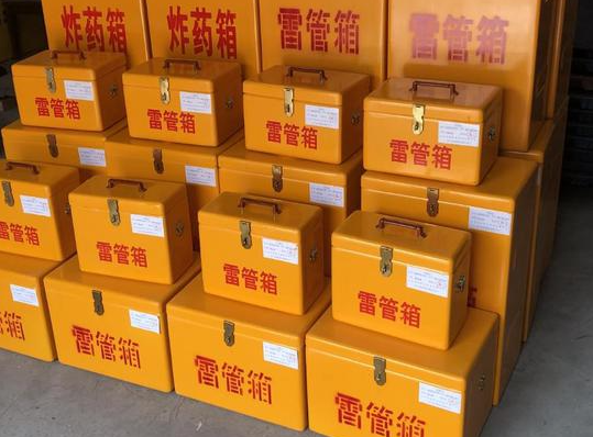 和布克赛尔玻璃钢雷管箱的使用寿命一般是多少？